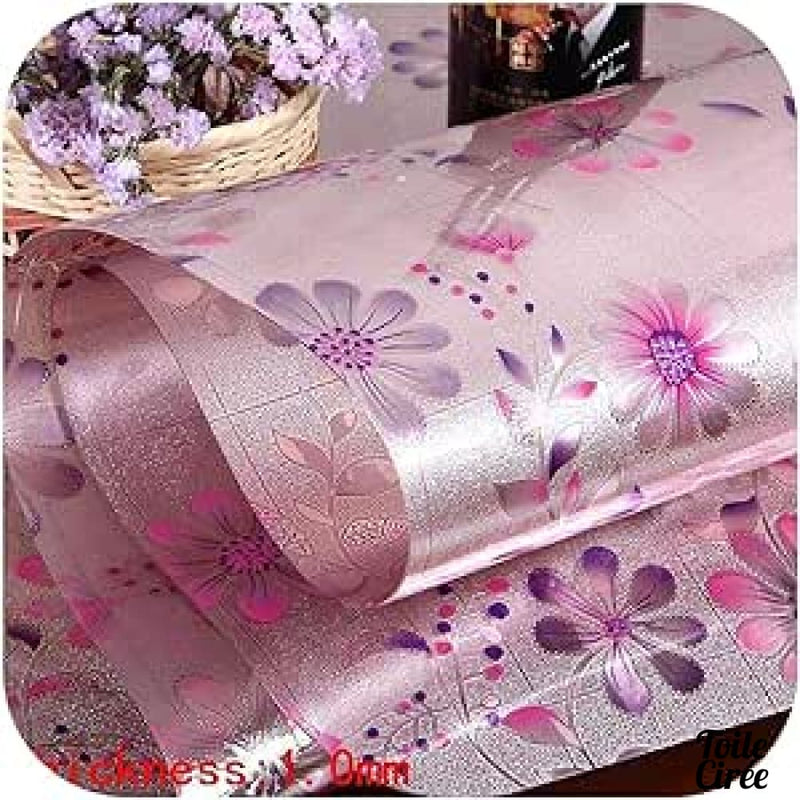 Nappe transparente fleurie