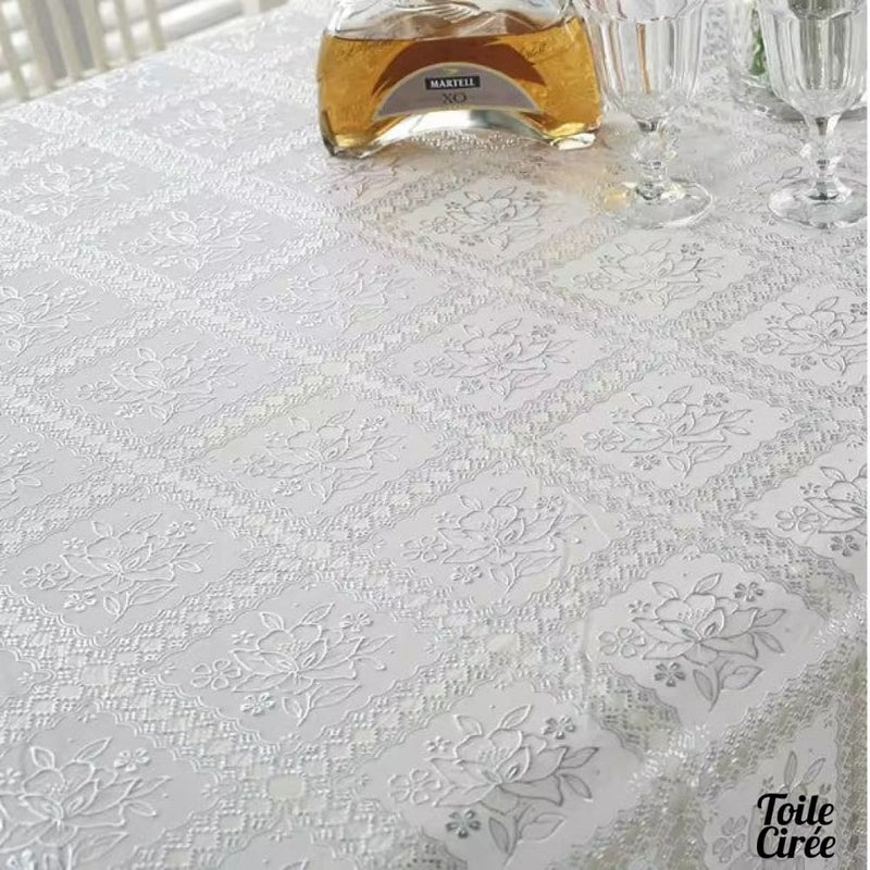 Toile cirée imitation dentelle